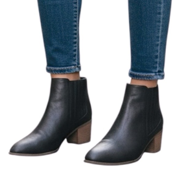 Maurices Faux Leather Black Ankle Bootie Women’s Size 11 Heel Height 2 3/4” NWOT - Picture 5 of 10